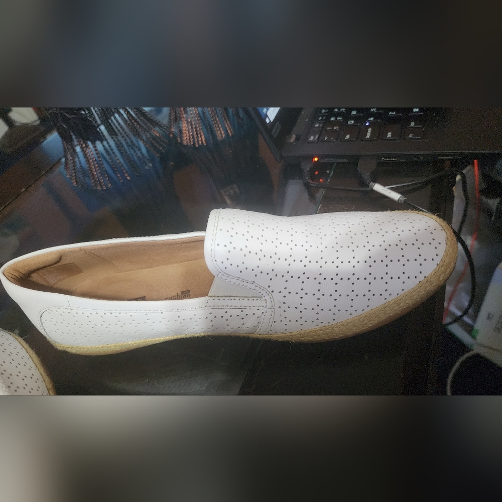 Women white flats clarks size 10 espadrille - Picture 4 of 9